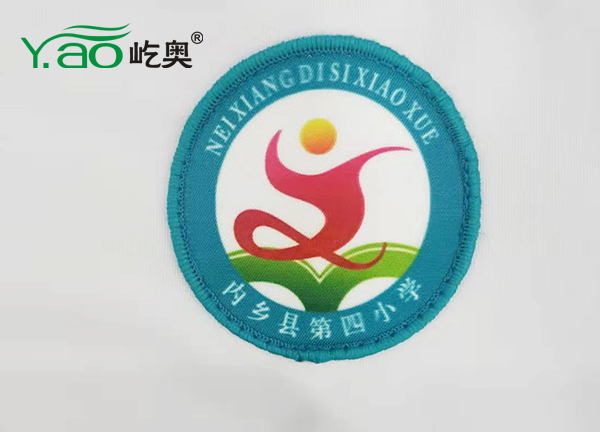 南陽(yáng)哪有定制校服的廠家