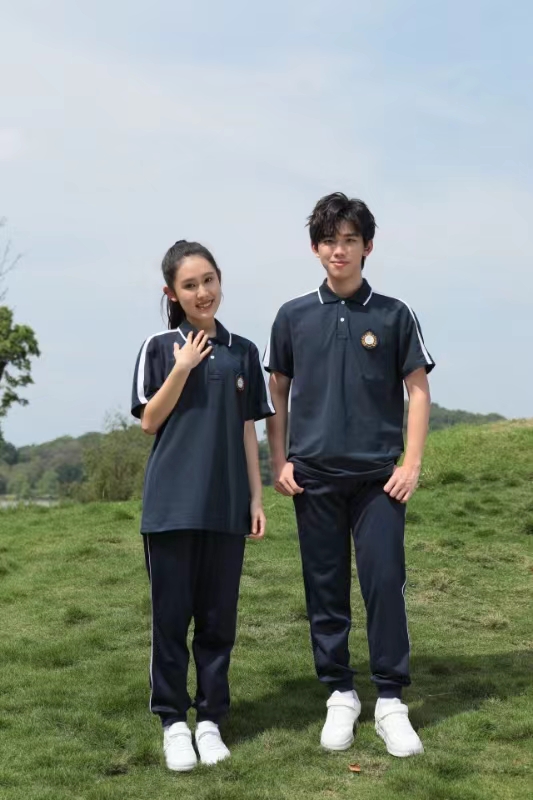 一套夏季校服，能否承載學(xué)生的整個(gè)炎夏？